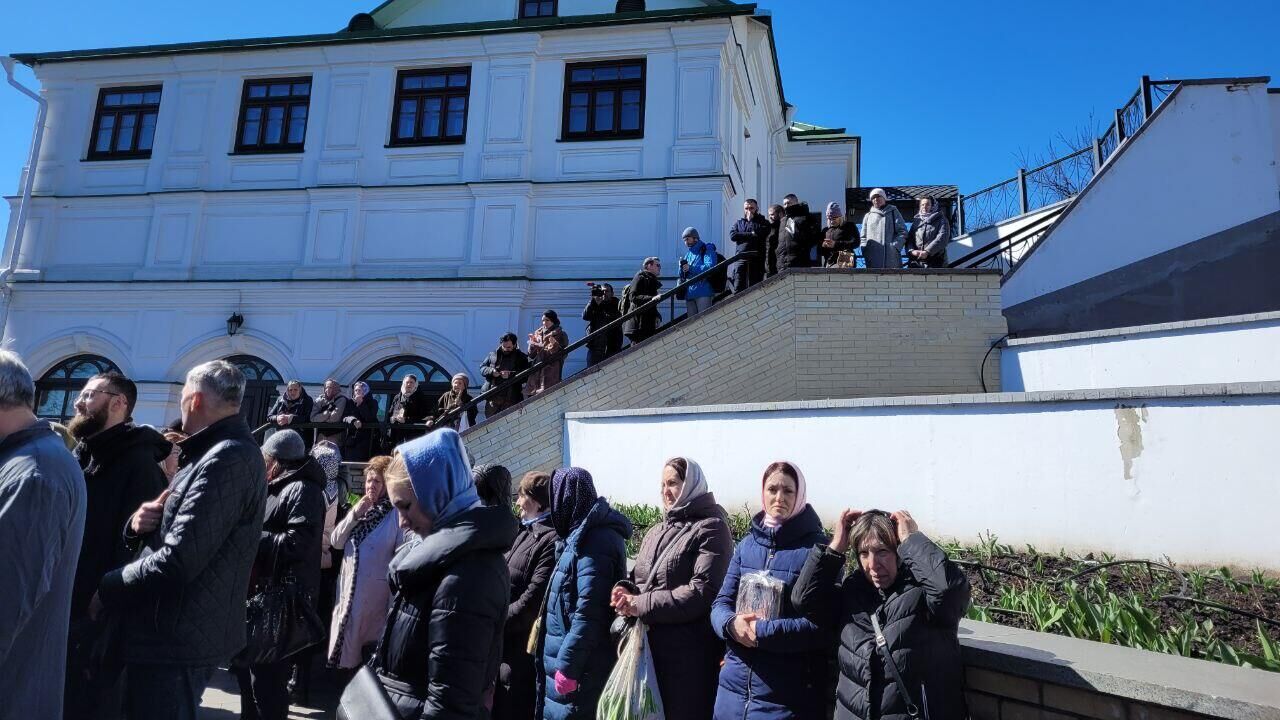 Верующие в Киево-Печерской лавре в Киеве - РИА Новости, 1920, 12.05.2023