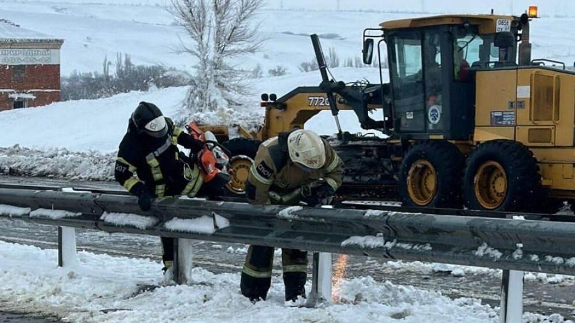 В застрявших в пробке автобусах на трассе М-4 