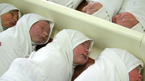 Новорожденные в родильном доме