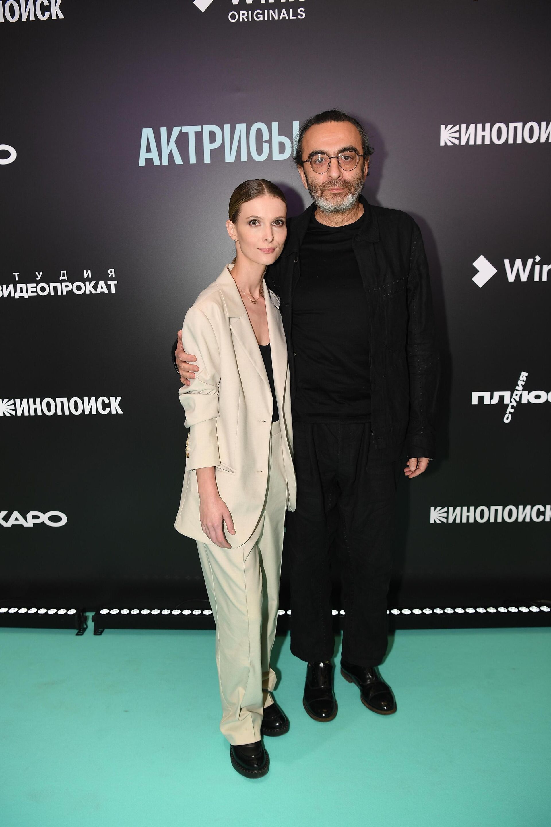 Режиссер Джаник Файзиев и его супруга актриса Светлана Иванова на премьере сериала Актрисы режиссера Федора Бондарчука в кинотеатре КАРО 11 Октябрь в Москве - РИА Новости, 1920, 06.11.2025