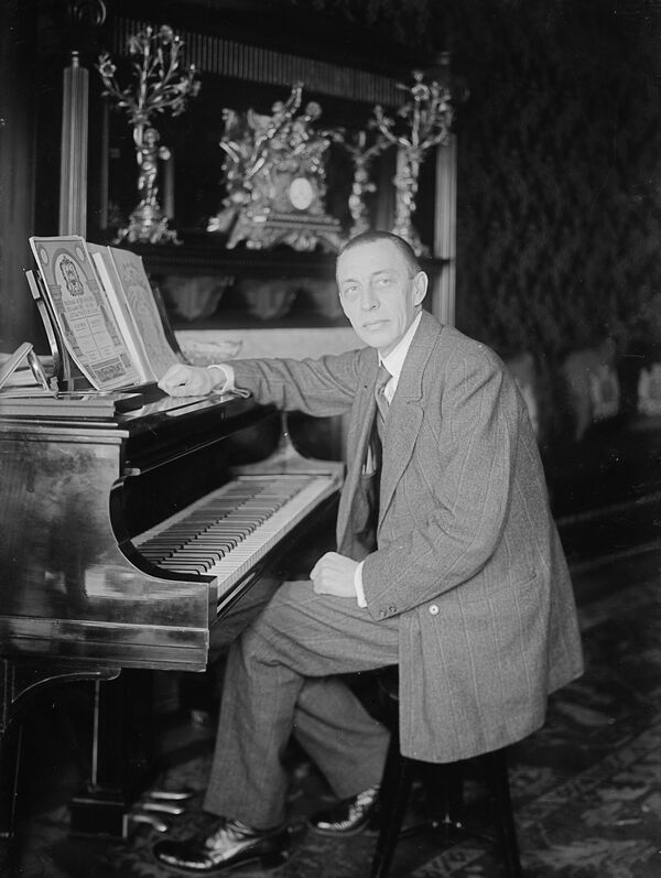 Композитор Сергей Рахманинов. 1915 год Композитор Сергей Рахманинов. 1915 год
