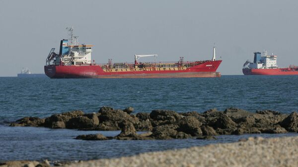 Нефтяные танкеры в Южной Франции