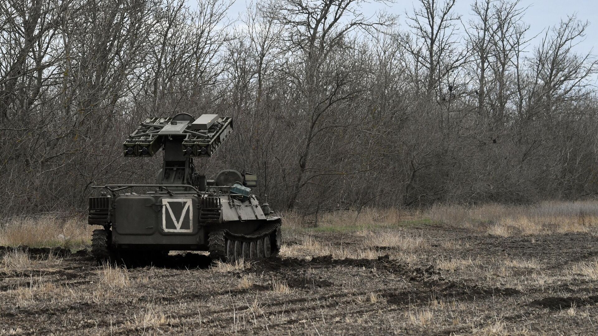 Зенитно-ракетный комплекс (ЗРК) Стрела-10 ВС РФ на позиции в зоне СВО - РИА Новости, 1920, 02.04.2023