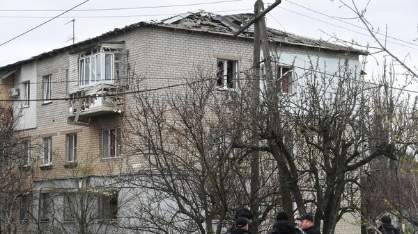 Жилой многоквартирный дом в Мелитополе, поврежденный в результате обстрела со стороны ВСУ