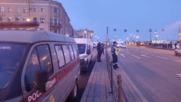 На месте взрыва в кафе на Университетской набережной в Санкт-Петербурге