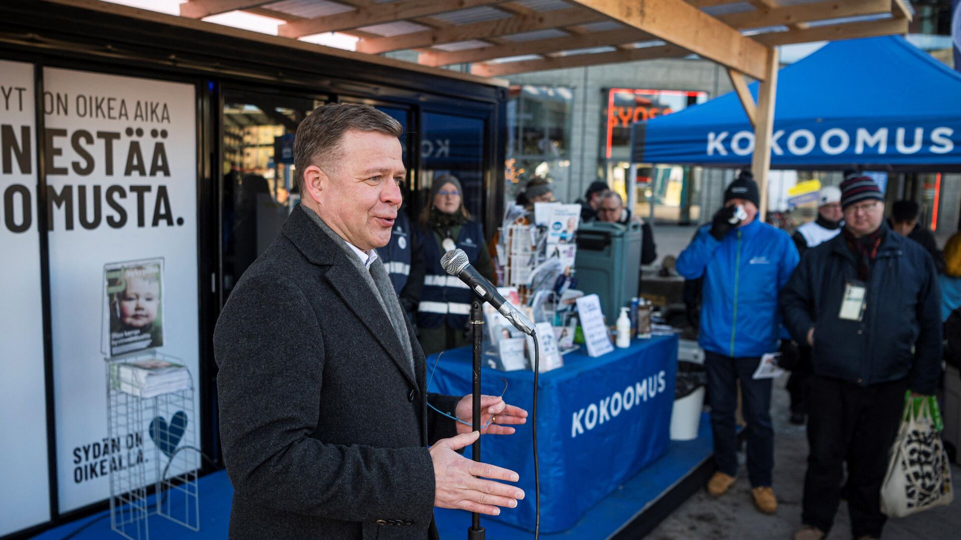 Председатель Национальной коалиционной партии Петтери Орпо во время предвыборного митинга в Хельсинки - РИА Новости, 1920, 03.04.2023