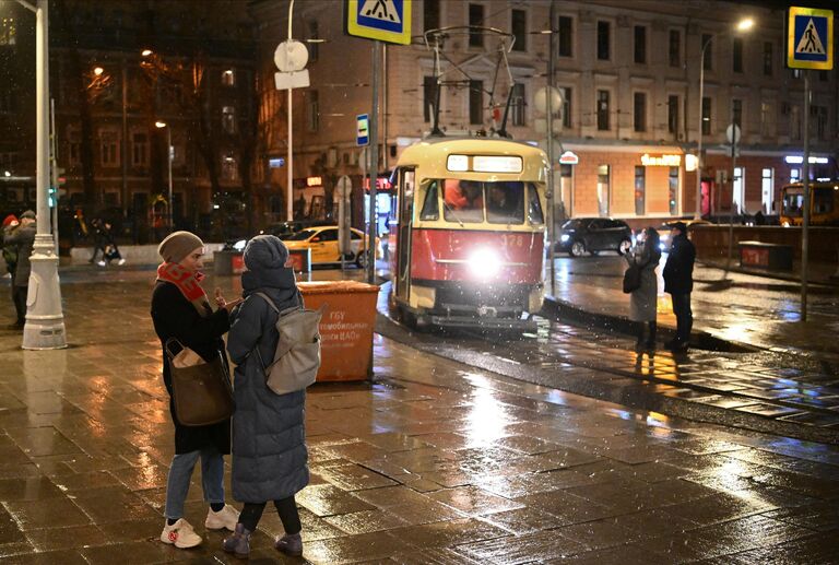 Ретротрамвай Татра Т2 на экскурсионном маршруте в рамках программы Метротур