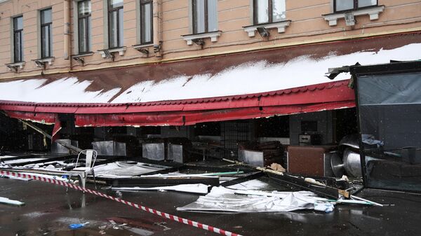 Разрушенное кафе в Санкт-Петербурге, где накануне произошел взрыв, в результате которого погиб военкор Владлен Татарский