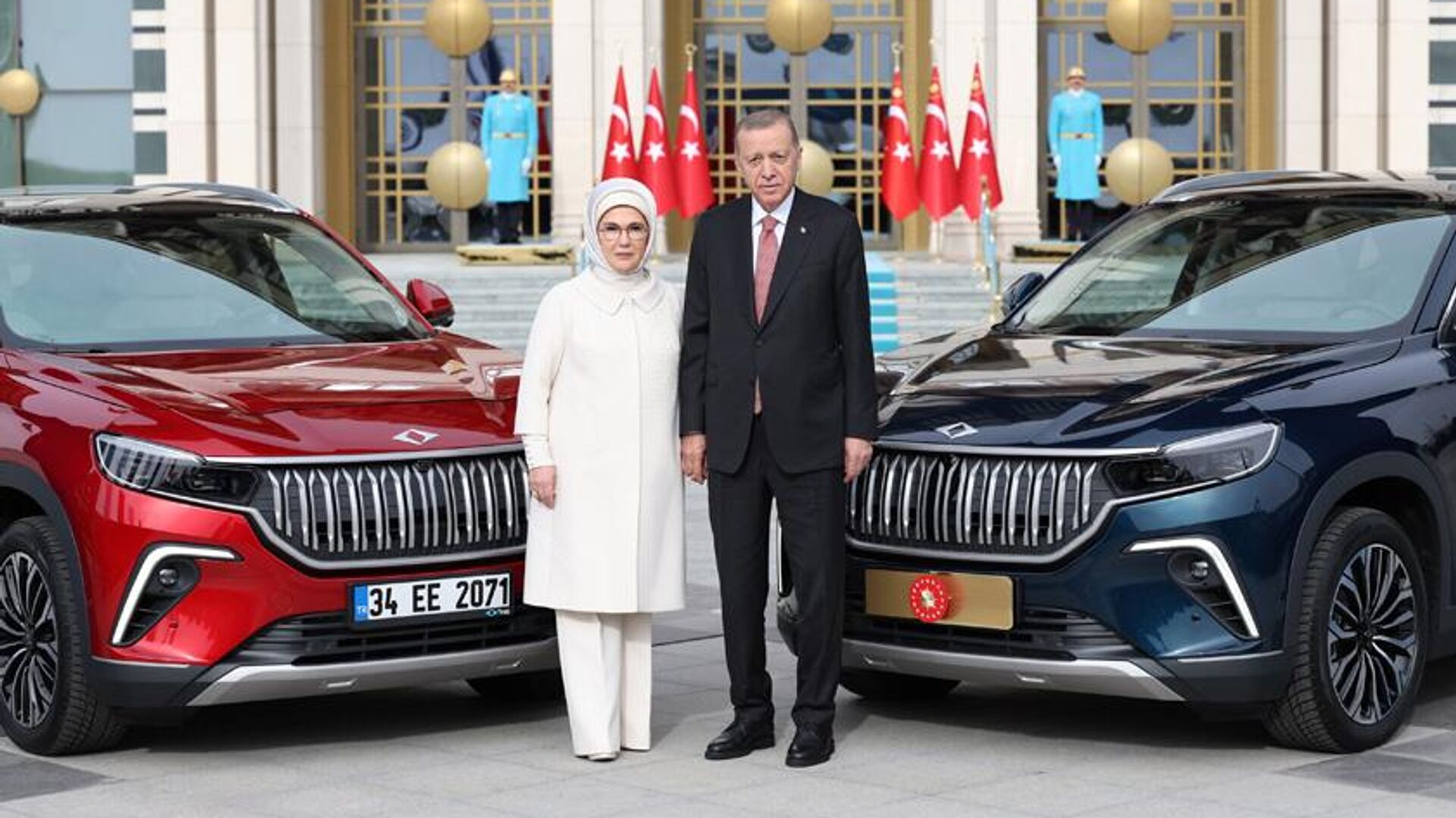 Президент Турции Реджеп Тайип Эрдоган стал первым владельцем первого электрокара турецкого производства TOGG - РИА Новости, 1920, 03.04.2023