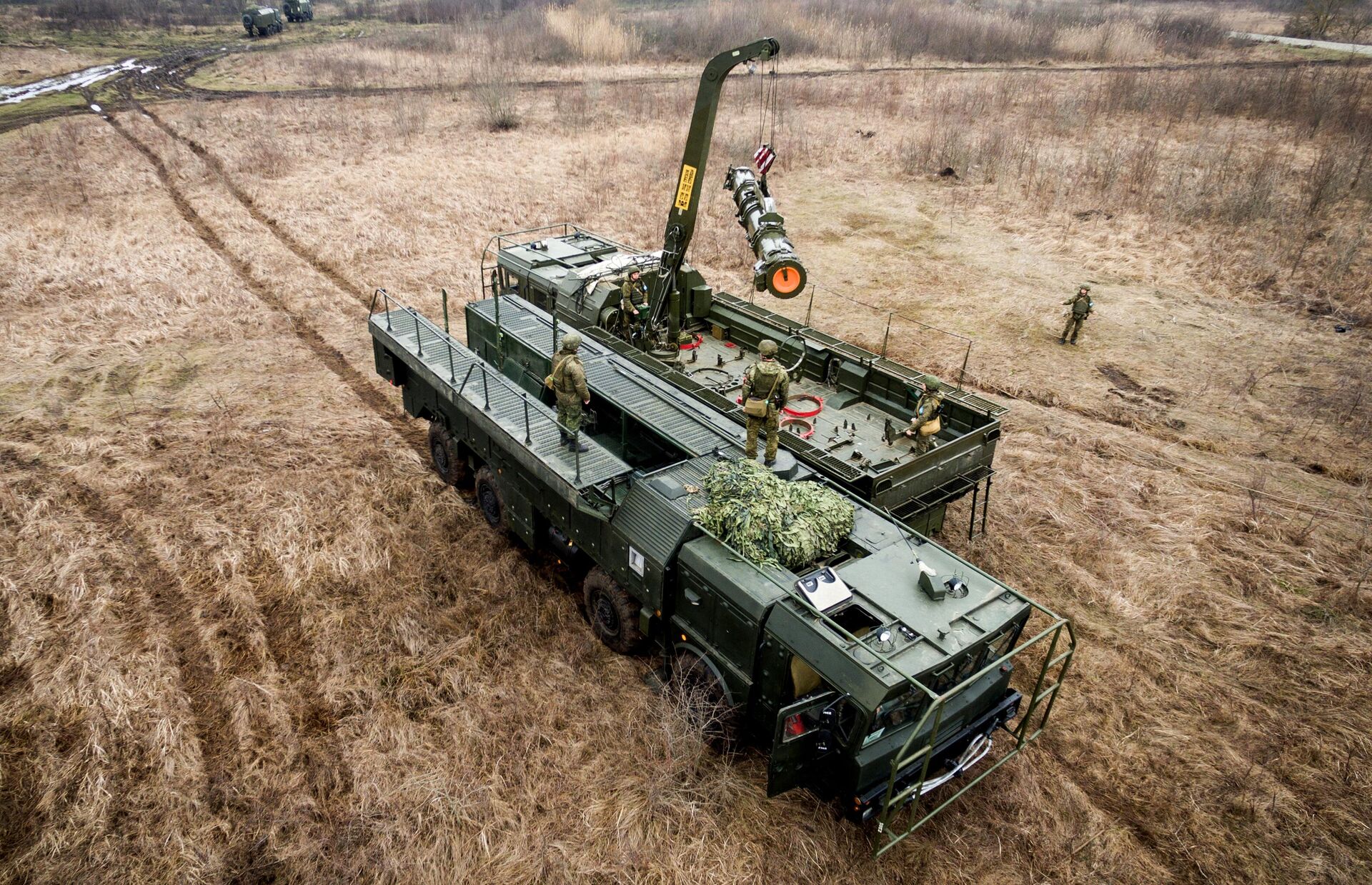 Военнослужащие во время учений оперативно-тактического ракетного комплекса (ОТРК) Искандер-М - РИА Новости, 1920, 11.03.2024