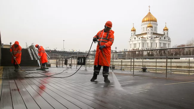 Промывка причала Большого Каменного моста
