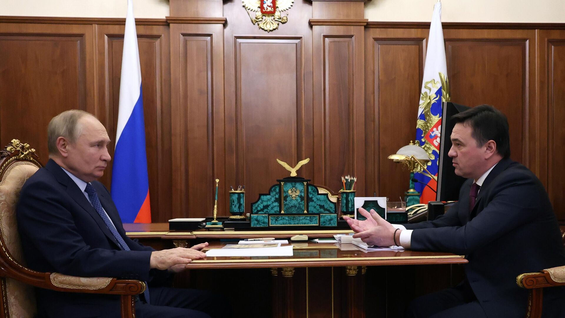 Президент РФ Владимир Путин и губернатор Московской области Андрей Воробьев во время встречи - РИА Новости, 1920, 08.04.2025