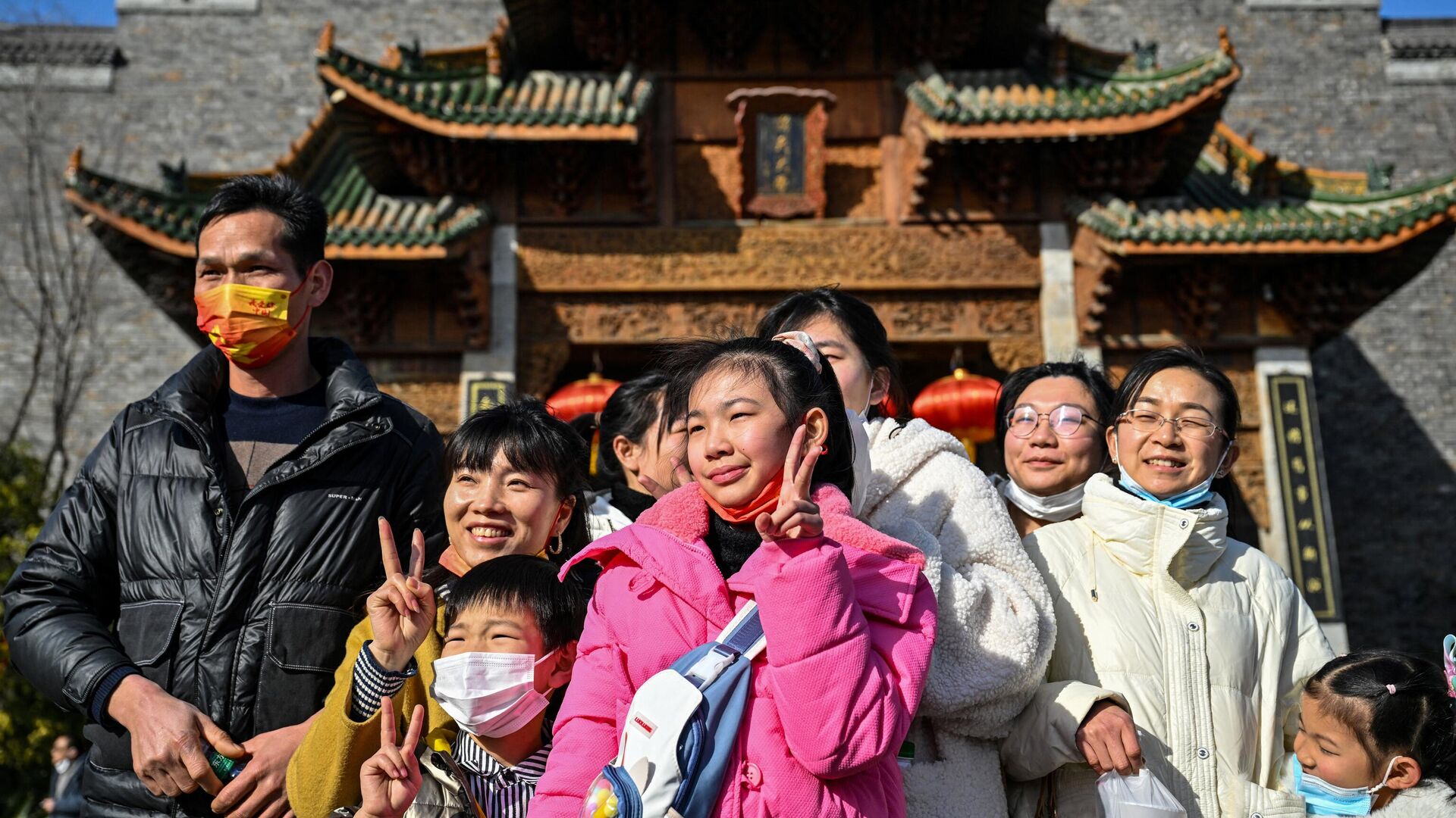 Посетители на выставке Wuhan Garden Expo-Hankouli в Ухане, в китайской провинции Хубэй - РИА Новости, 1920, 05.04.2023