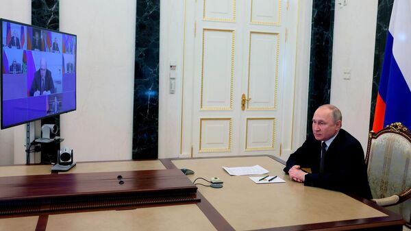LIVE: Встреча Путина с постоянными членами Совета безопасности РФ по видеосвязи