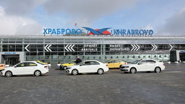 Здание международного аэропорта Храброво в Калининграде