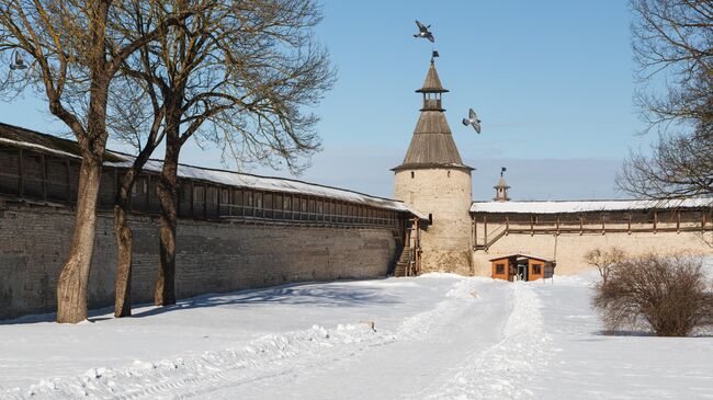 Стена в Псковском Кроме