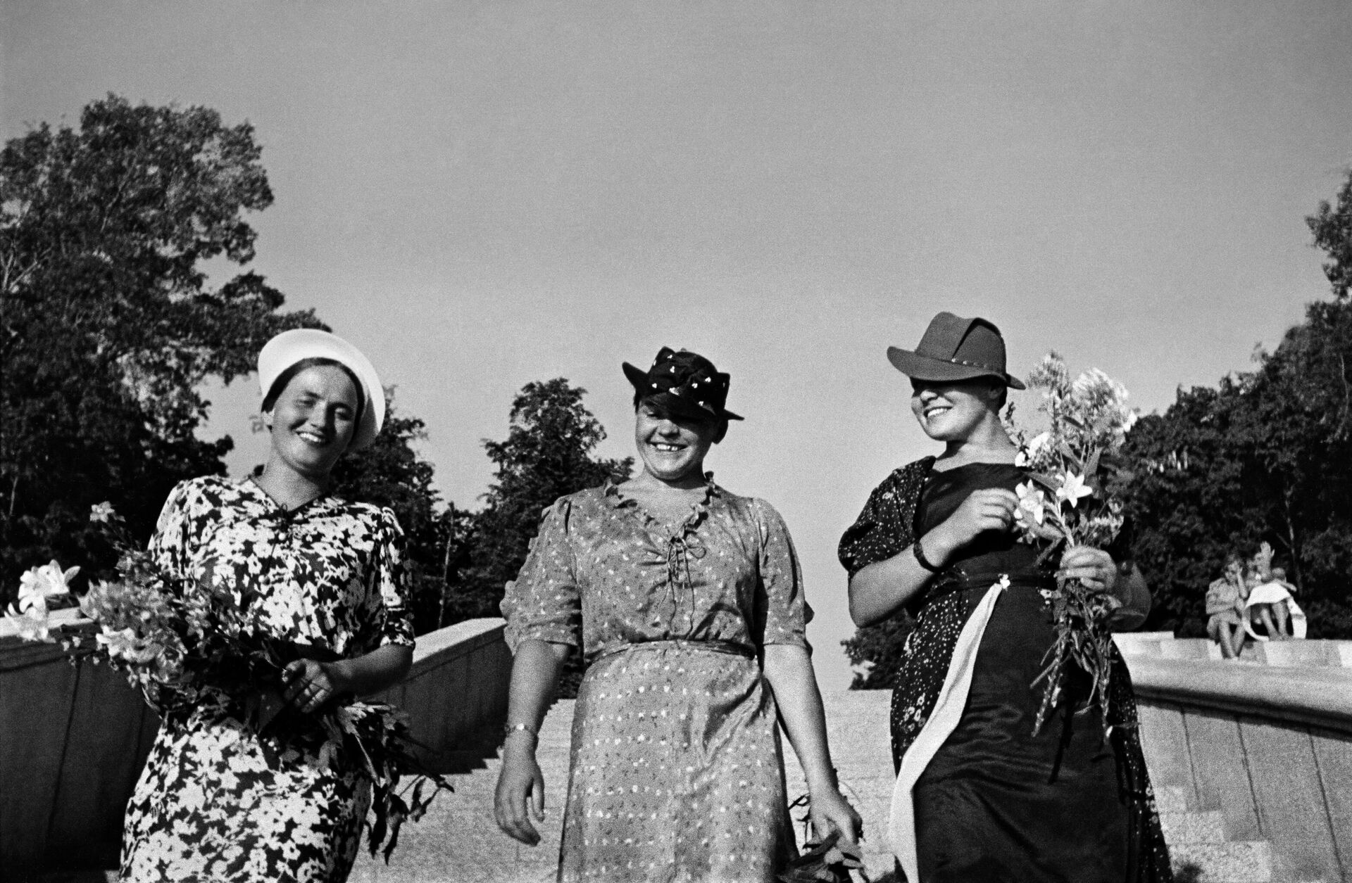 Первые женщины-орденоносцы, военные летчицы, 1938 год - РИА Новости, 1920, 05.04.2023