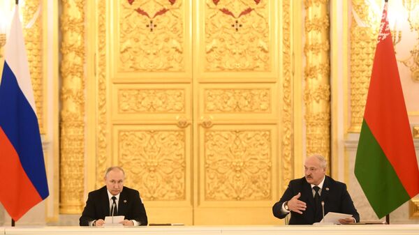 Президент РФ Владимир Путин и президент Республики Беларусь Александр Лукашенко на заседании ВГС Союзного государства в Москве