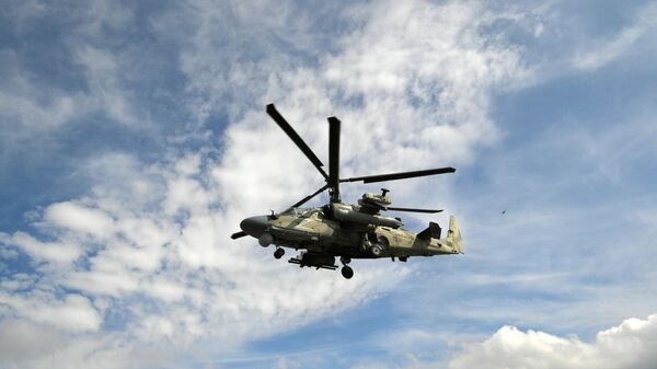 Вертолет Ка-52 ВС РФ на боевом вылете в зоне проведения специальной военной операции