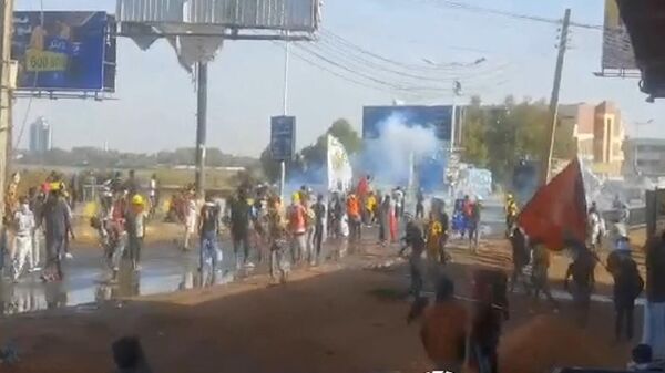 Разгон полицией оппозиционного митинга в Судане 