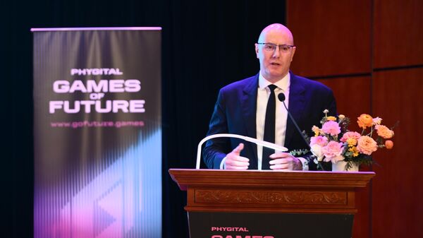 Заместитель председателя правительства РФ Дмитрий Чернышенко выступает на презентации проекта Games of future в Ханое