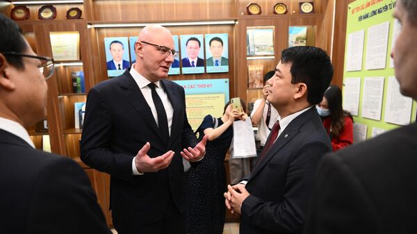 Заместитель председателя правительства РФ Дмитрий Чернышенко посещает Вьетнамский институт атомной энергии в Ханое