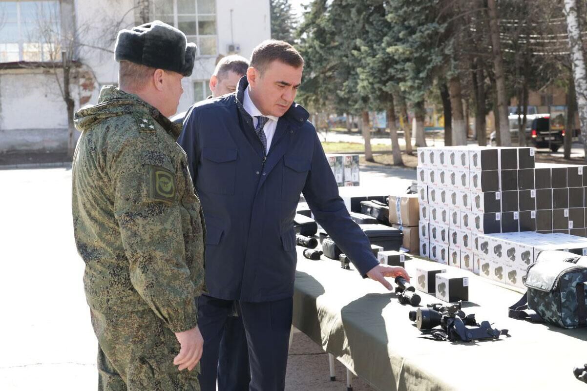 Алексей Дюмин передал тульским десантникам технику и оборудование - РИА Новости, 1920, 07.04.2023