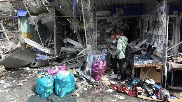 Рынок в Ворошиловском районе Донецка, подвергшийся обстрелу со стороны ВСУ
