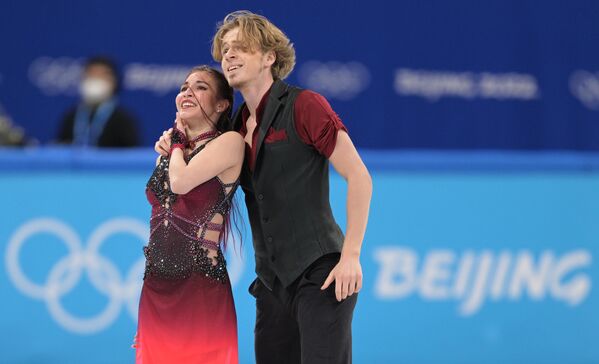 Диана Дэвис и Глеб Смолкин после выступления на Олимпийских играх в Пекине