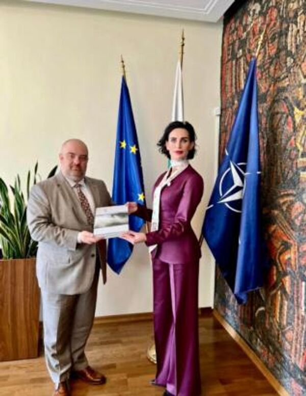 Ставшая послом Украины сексолог громко опозорилась - РИА Новости, 08.04 ...