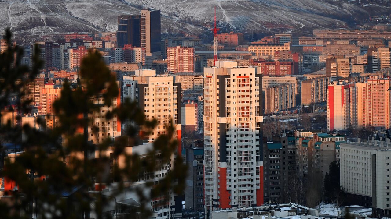 В Красноярске ликвидировали пожар на складе - РИА Новости, 22.04.2023