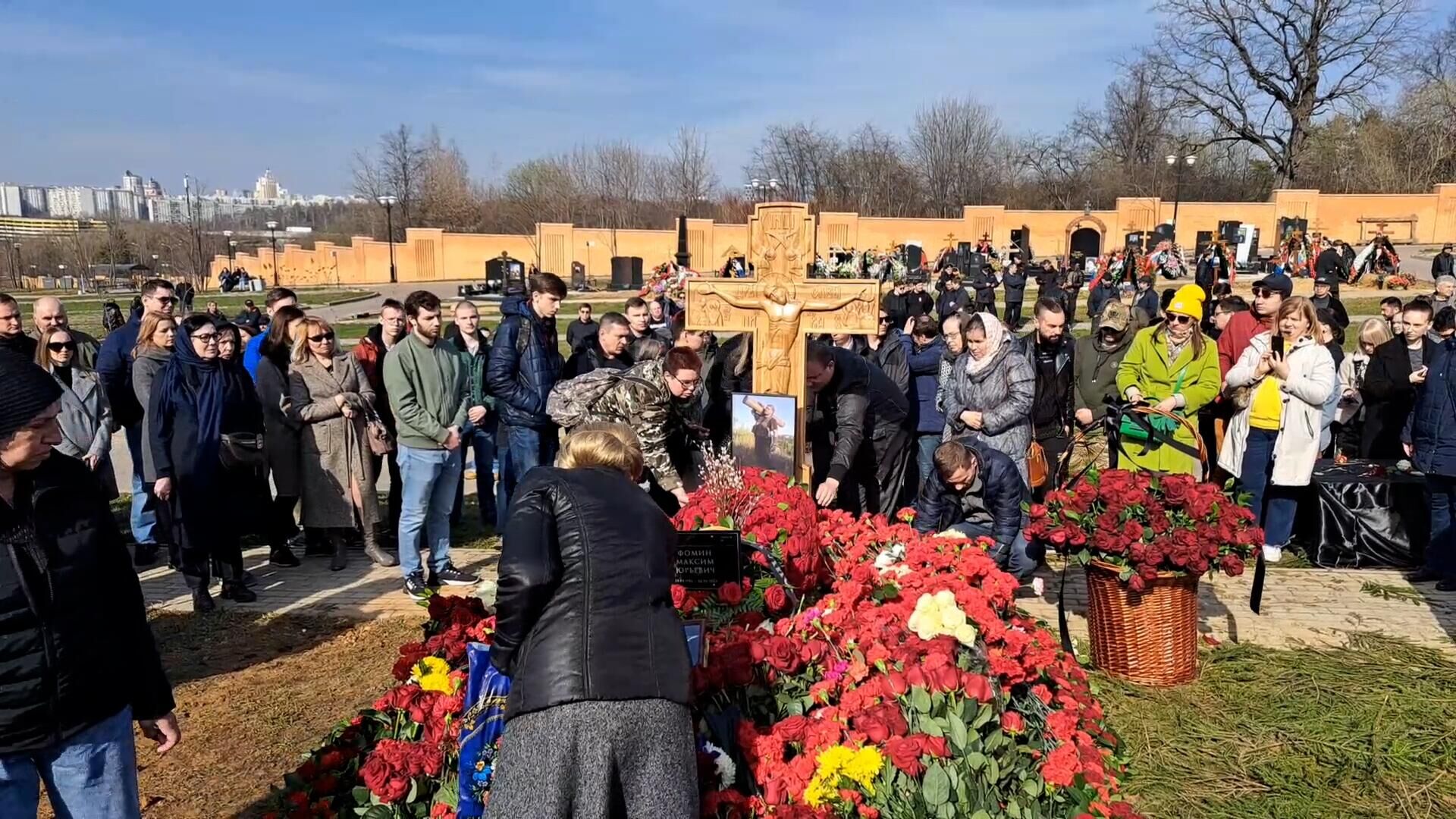 Могила Владлена Татарского на Троекуровском кладбище - РИА Новости, 1920, 08.04.2023