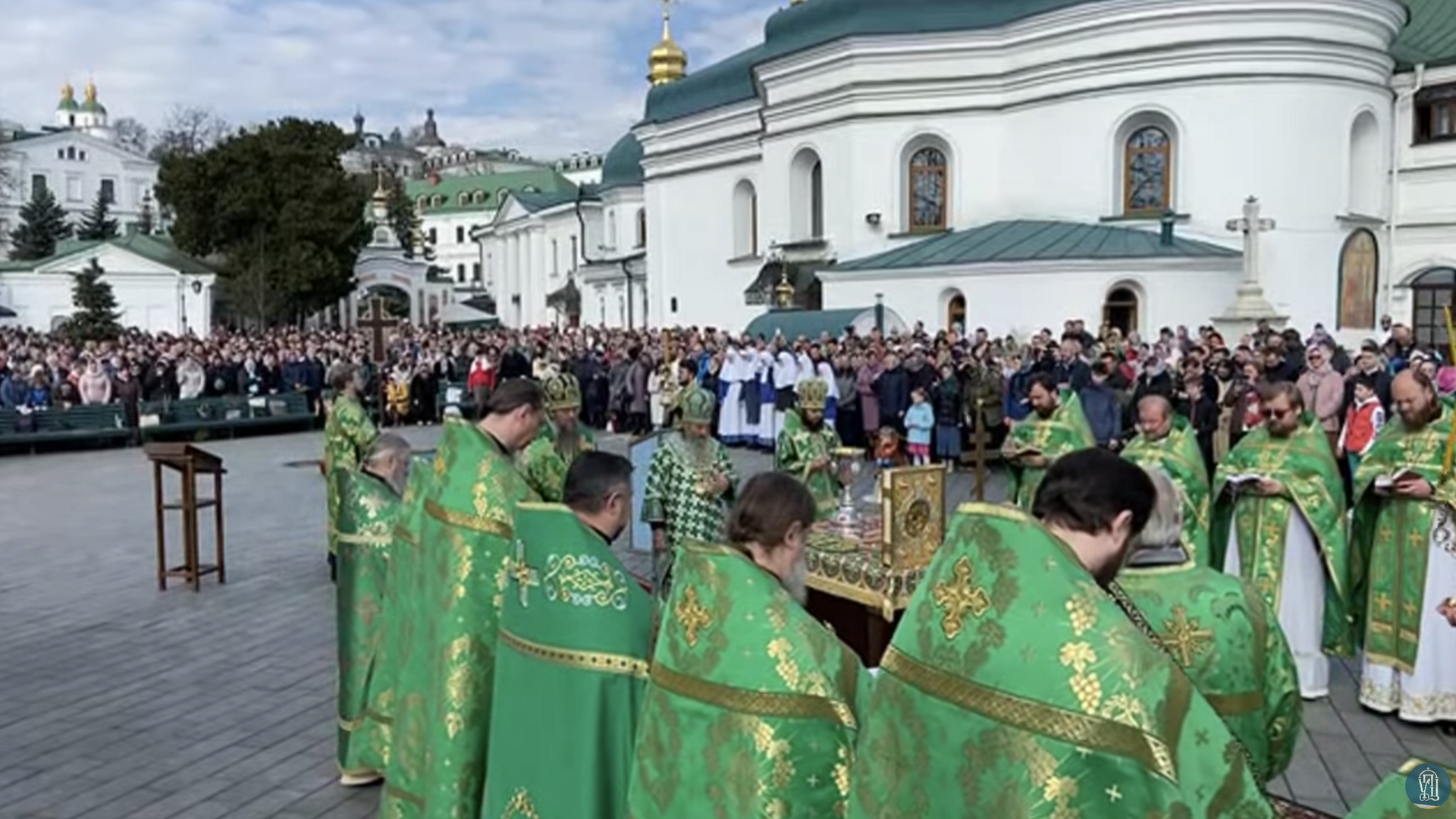 Богослужение в честь праздника на улице Лавры под возглавлением митрополита Киевского и всея Украины Онуфрия (Березовский) - РИА Новости, 1920, 09.04.2023