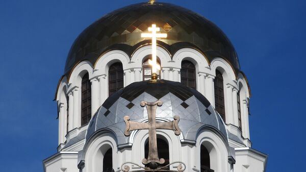 Штурмующие собор УПЦ в Хмельницкой области толкнули прихожанку