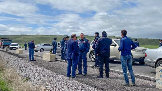 Родственники пленных из Ширакской области перекрыли участок автомагистрали Гюмри-Ереван