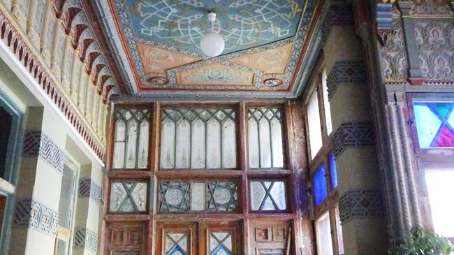 Веранда в особняке Ваганова во Владикавказе выполнена в восточном стиле и пока не отреставрирована