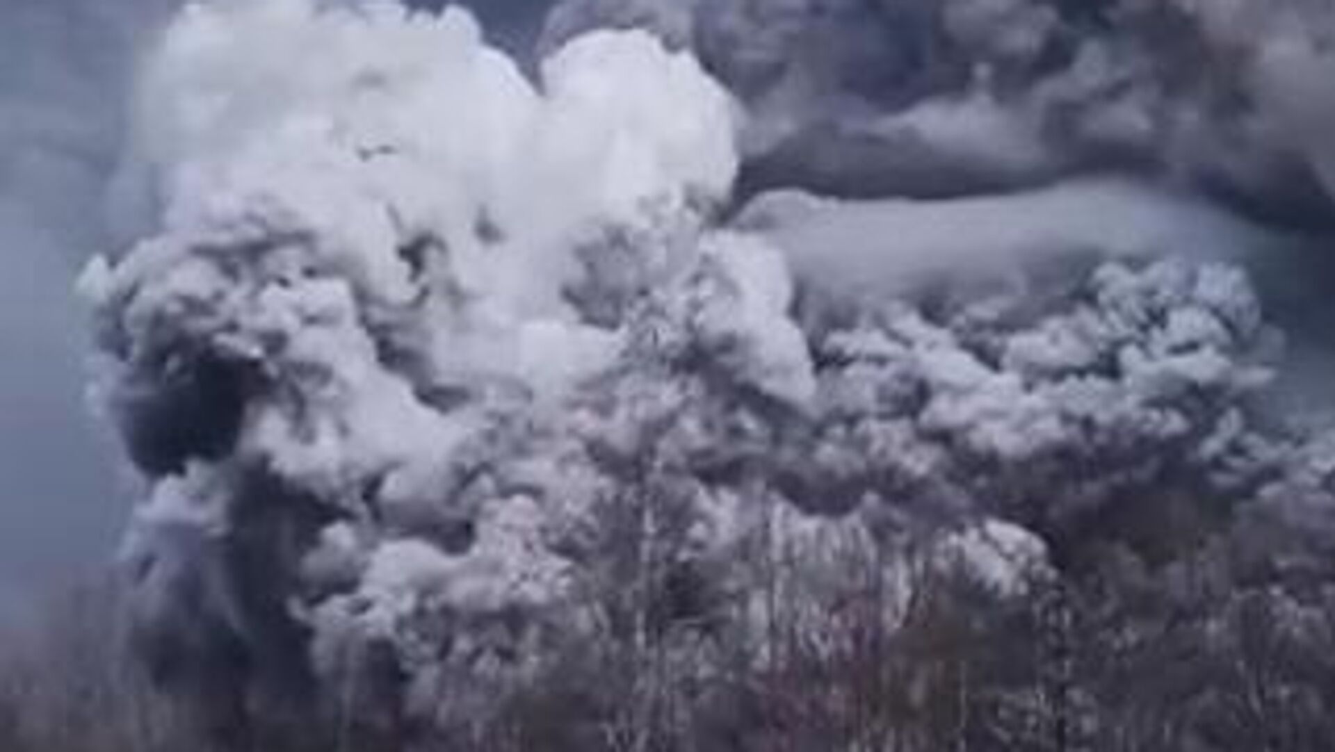 Извержение вулкана Шивелуч на Камчатке - РИА Новости, 1920, 12.04.2023