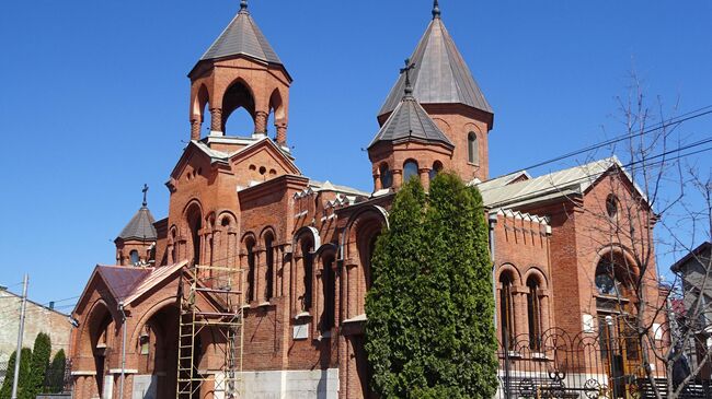 Армянская церковь Григория Просветителя (1868) выглядит так же, как многие храмы в Армении