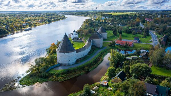Вид на Староладожскую крепость в селе Старая Ладога Ленинградской области