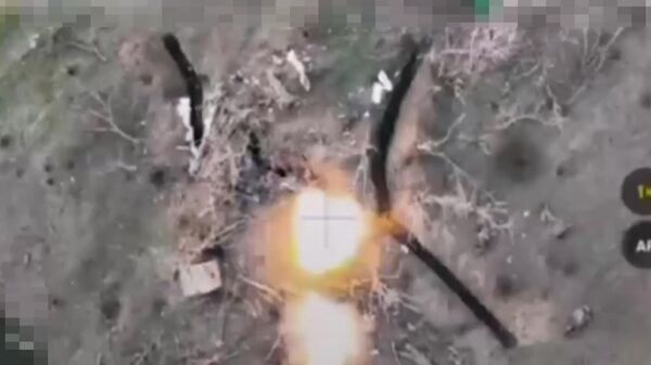 От первого лица: кадры с дрона, сбросившего боеприпас на позиции ВСУ