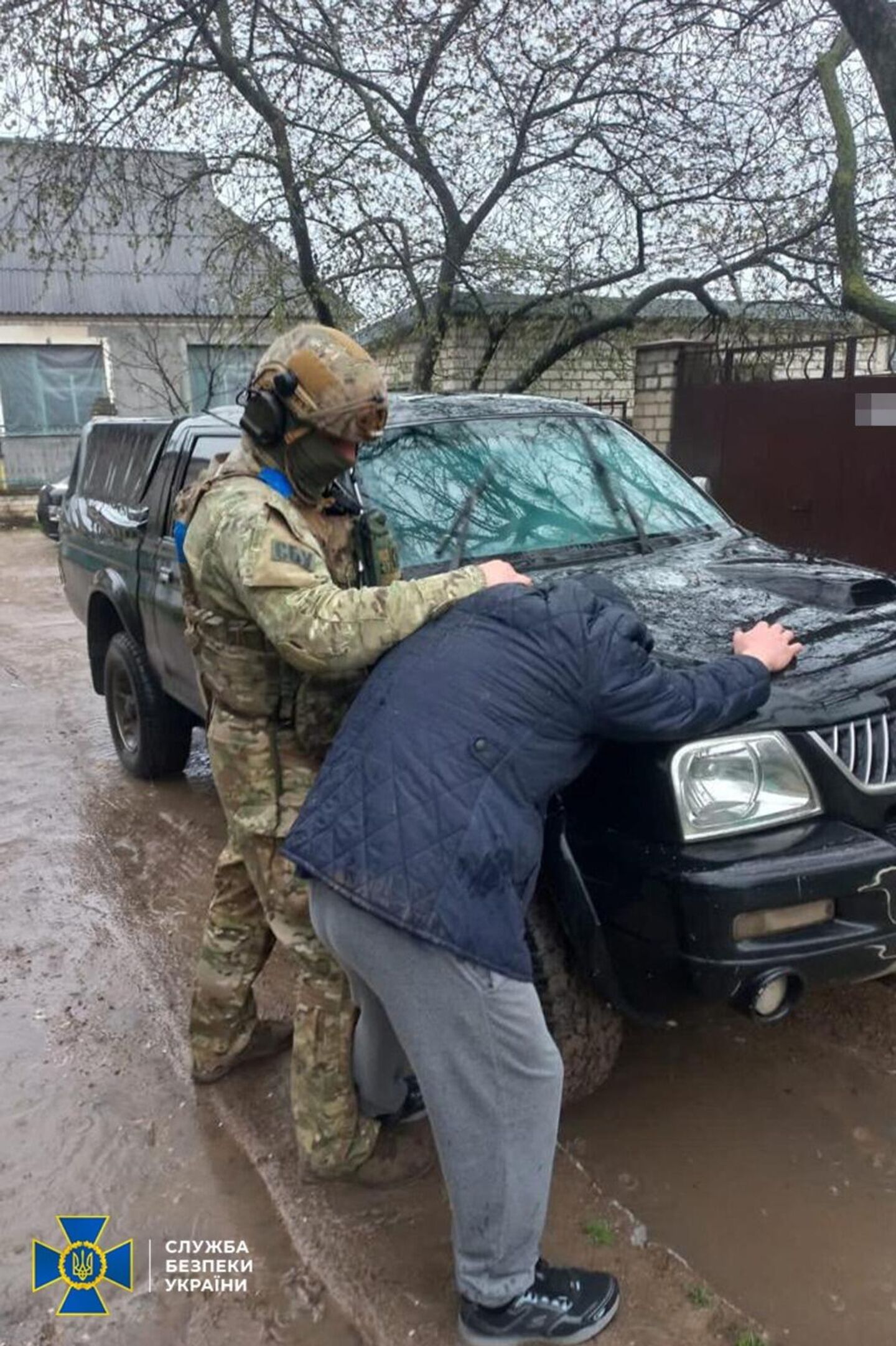 Задержание сотрудниками СБУ экс-главы железнодорожного вокзала Херсона Задержание сотрудниками СБУ экс-главы железнодорожного вокзала Херсона