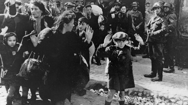 Арест евреев во время восстания в Варшавском гетто