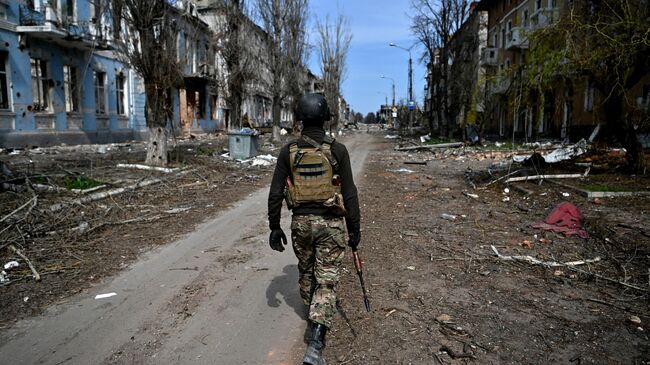 Боец ЧВК Вагнер в центре Артемовска