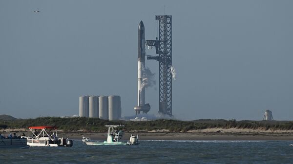Ракета SpaceX Starship на стартовой площадке в Бока-Чика, Техас