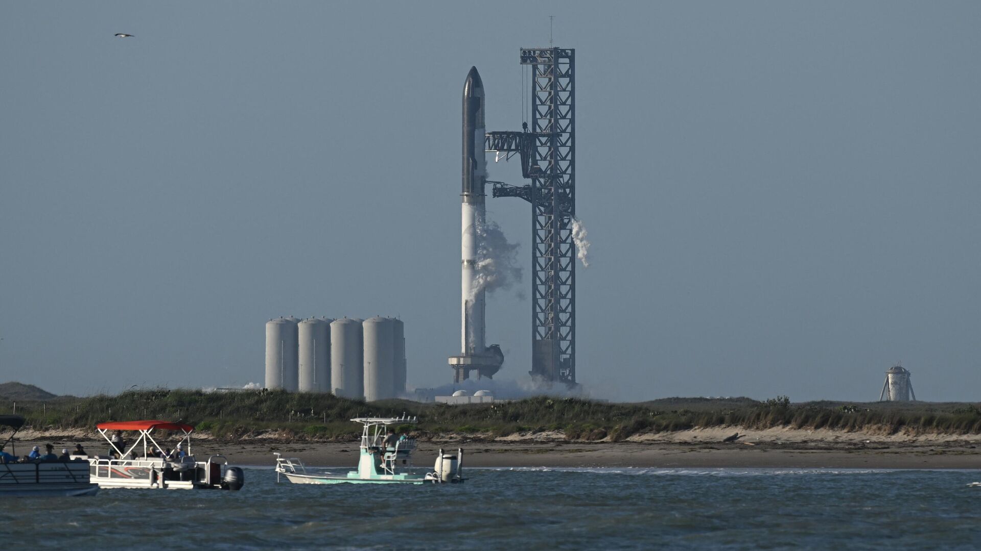 Ракета SpaceX Starship на стартовой площадке в Бока-Чика, Техас - РИА Новости, 1920, 17.04.2023