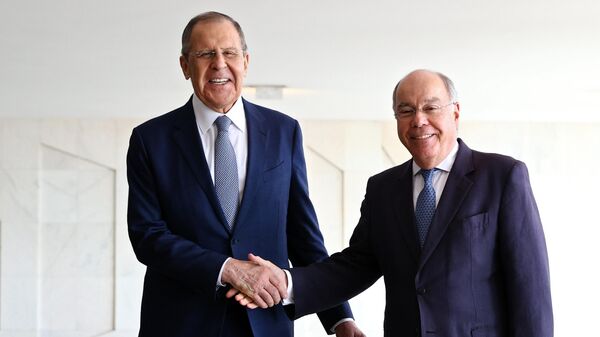 Министр иностранных дел РФ Сергей Лавров и министр иностранных дел Бразилии Мауро Виейра во время встречи в Бразилии