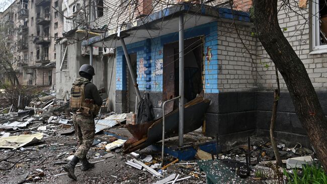 Боец ЧВК Вагнер в центре Артемовска