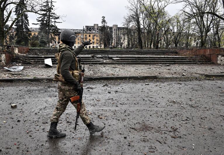 Боец ЧВК Вагнер в центре города Артемовска