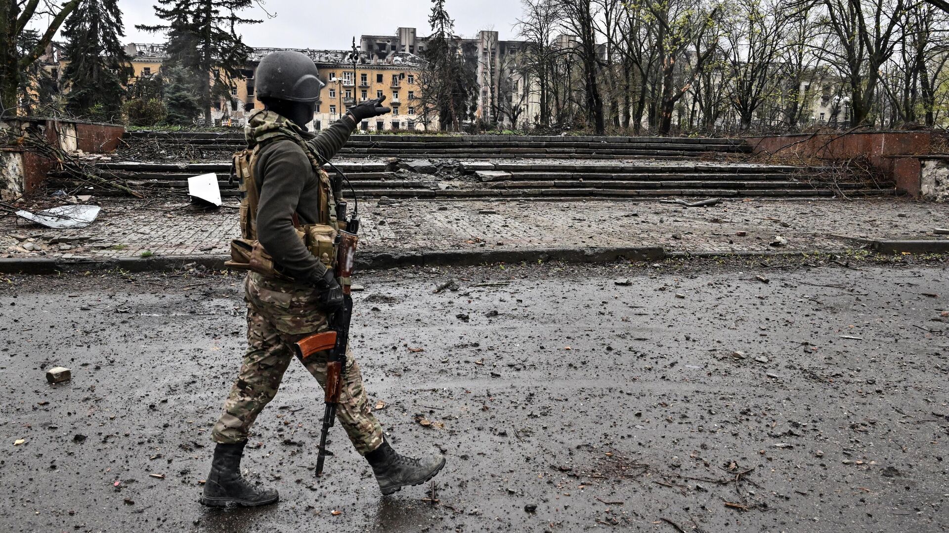 Боец ЧВК Вагнер в центре города Артемовска - РИА Новости, 1920, 22.04.2023