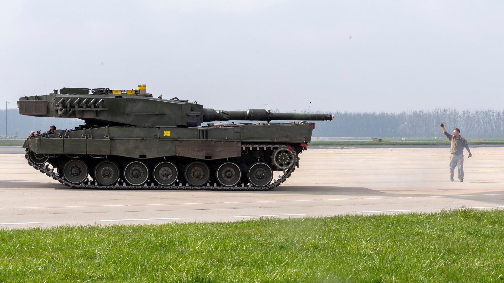 Подготовка канадских танков Leopard 2 для отправки на Украину - РИА Новости, 1920, 09.06.2023